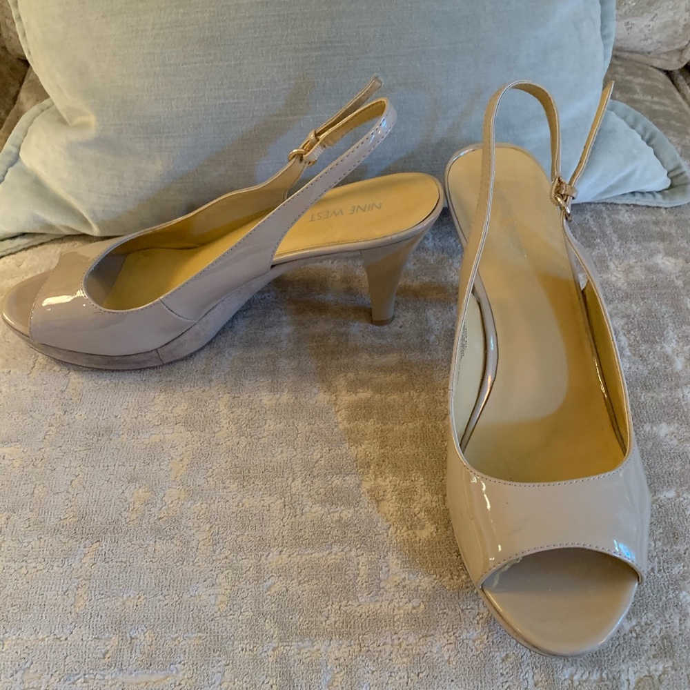 Nine West, size 10, open toe leather, neutral sling backs